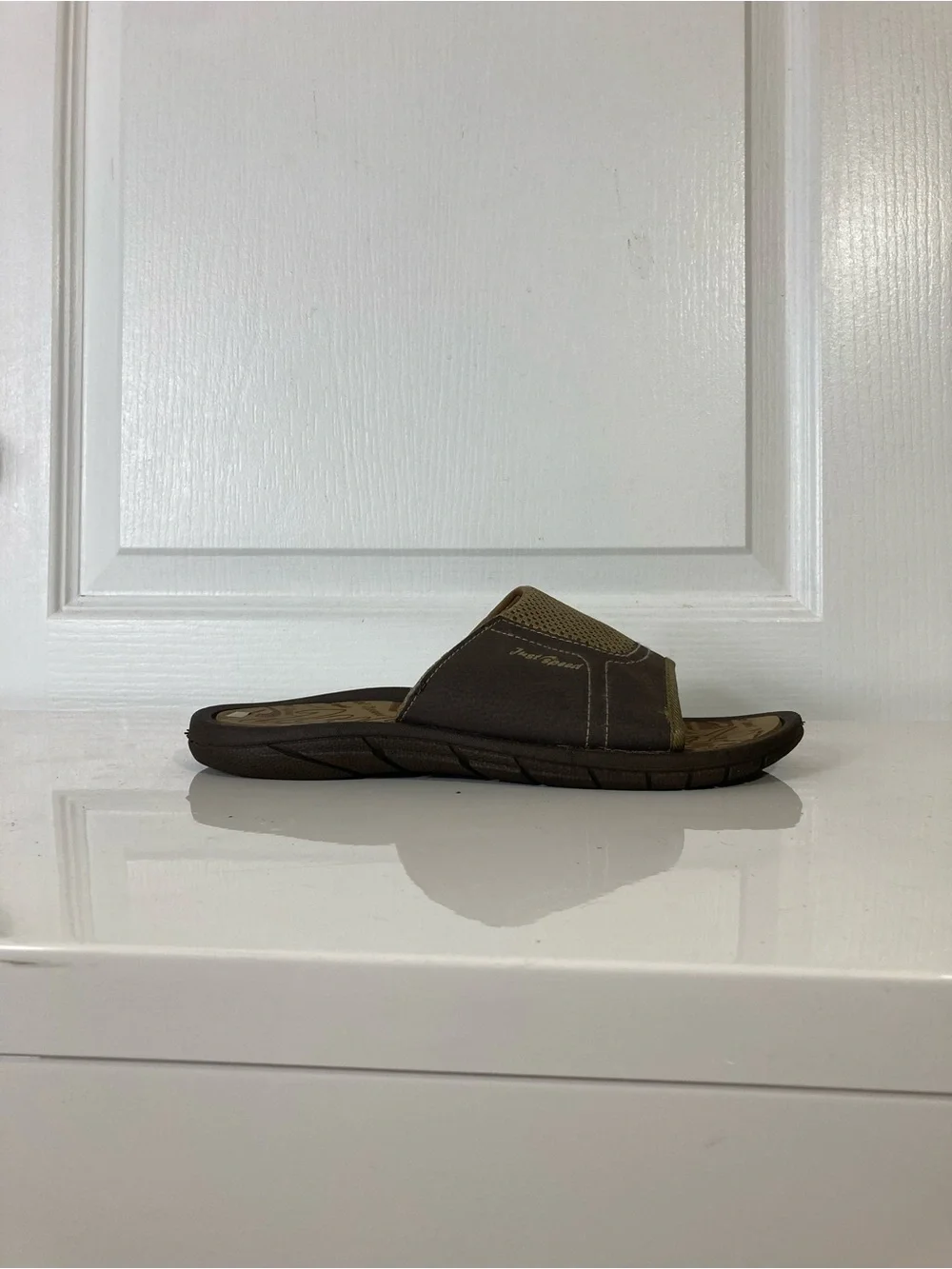 Nwot JUST SPEED Sandals Mens 9 Brown Squeeze Me Logo Slip-On Slides Flats